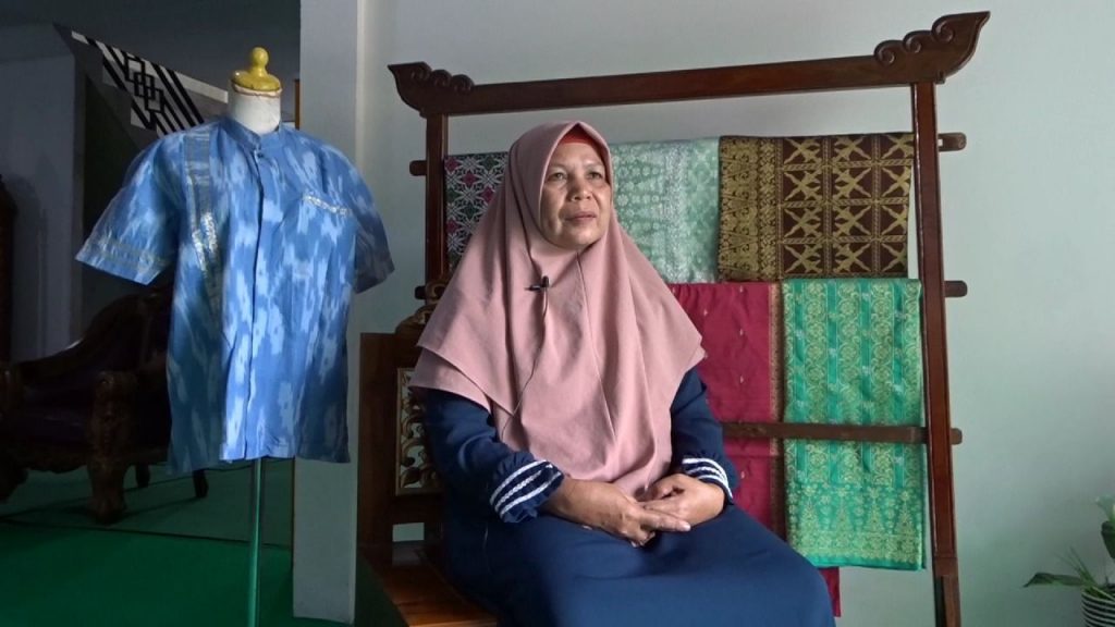 Tenun Lunggi dan Perempuan Sambas, Kisah Sulaman Emas yang Terus Bersinar