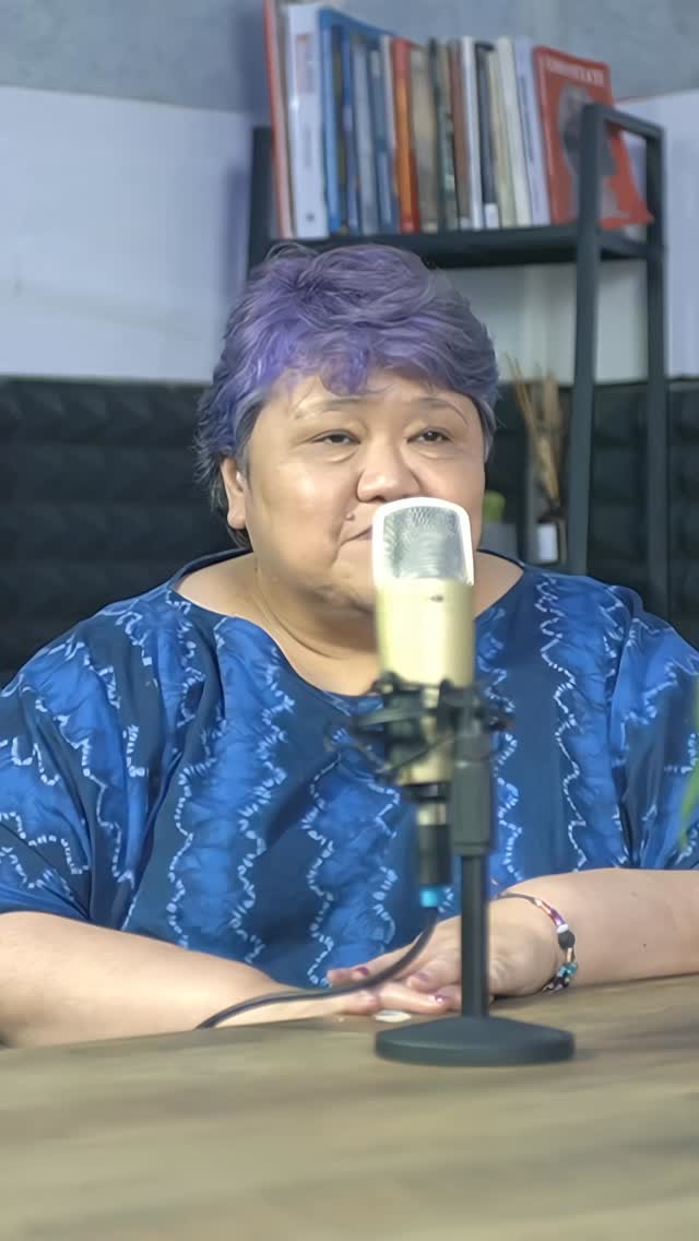 Jelajah Kolaboraya Hadir di Pontianak! 

Bagaimana kolaborasi lokal bisa menjadi kekuatan besar? 
Di podcast KEPO episode 2 ini, Ageng sebagai Host mengupas tuntas cerita Budhita Kismadi dari Roemah Inspirit tentang perjalanan Jelajah Kolaboraya di Pontianak dengan menggandeng dua Ecosystem Builder: Gemawan dan LTKL.

Selengkapnya
https://youtu.be/Z68mrnZBbD8

Selamat menyaksikan!

#PodcastKEPO #Gemawan #JelajahKolaborayaPontianak #Kolaboraya #PodcastKepoEpisode2