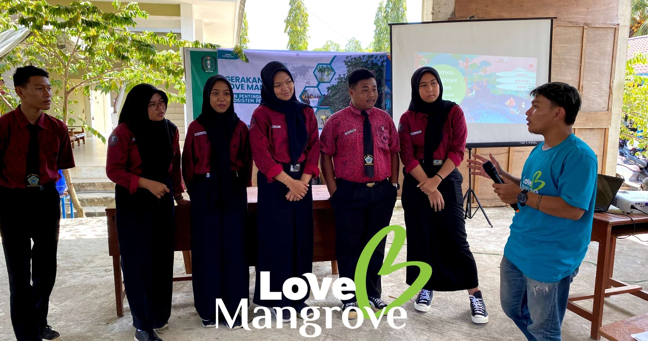 Sosialisasi Love Mangrove di SMA Negeri 1 Mempawah