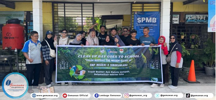 Clean Up Day Goes To School Singkawang