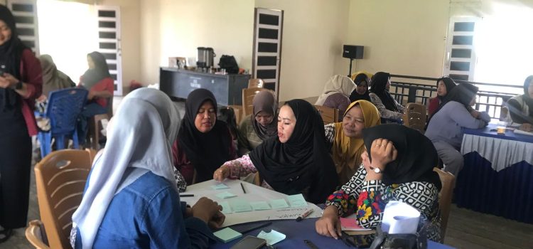 Perempuan Desa Suarakan Hak Atas Sumber Daya Alam Perempuan Desa Kayong Utara