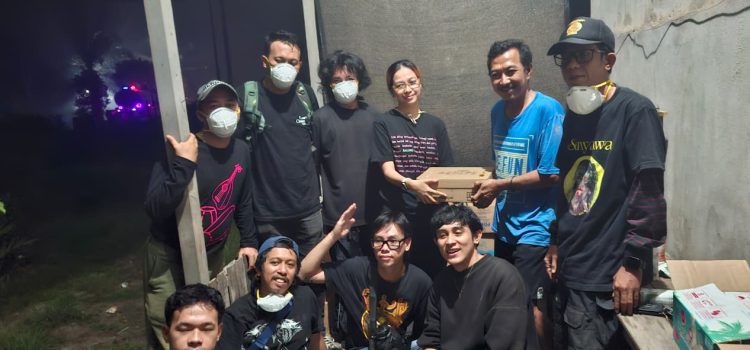 Masa Kalbar Bersama Sound Of Earth dan Books for Borneo Salurkan Dukungan untuk MPA dan Relawan Karhutla di Kubu Raya