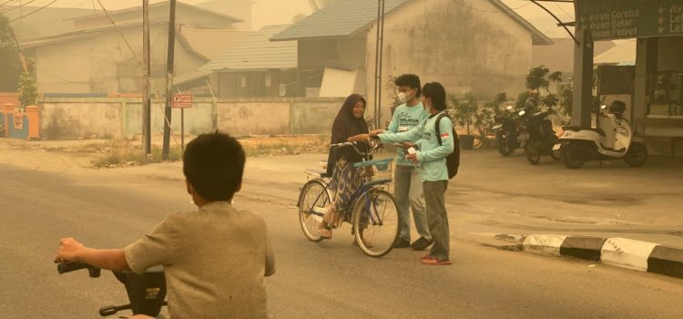 Gemawan dan Relawan Salurkan Masker untuk Warga Terdampak Kabut Asap di Kayong Utara