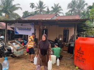 Gemawan Salurkan Air Bersih untuk Penuhi Kebutuhan Warga Punggur Besar dan Punggur Kecil