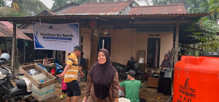 Gemawan Salurkan Air Bersih untuk Penuhi Kebutuhan Warga Punggur Besar dan Punggur Kecil Gemawan Salurkan Air Bersih untuk Penuhi Kebutuhan Warga Punggur Besar dan Punggur Kecil